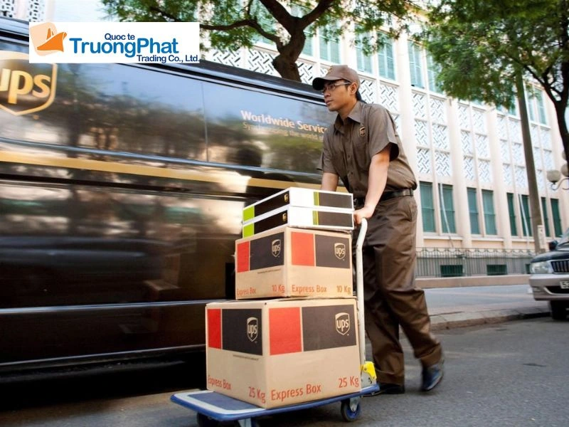 vận chuyển ups giá rẻ