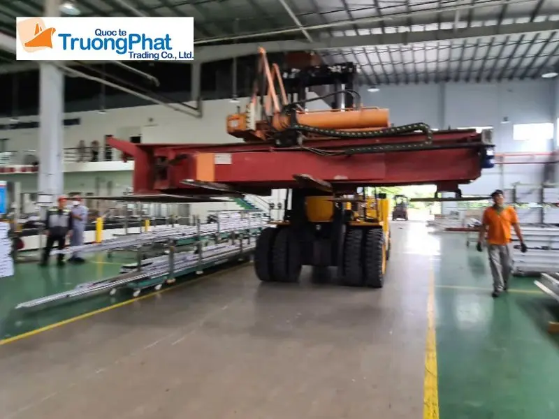 Đào tạo chuyên sâu và năng lực thực tiễn của đội ngũ nhân sự.