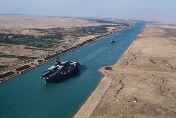 Hàng hóa vận chuyển qua kênh đào Suez phải chịu phí SCS